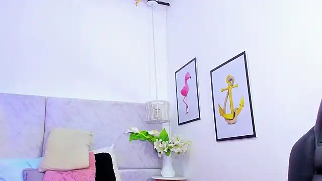 naomiii   online show from October 24, 12:01 pm