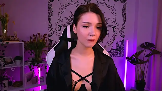 EmmaKeam online show from March 16, 5:36 am