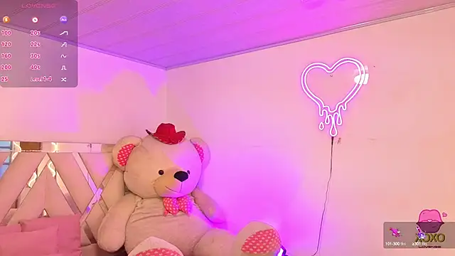 Jazmin tay online show from October 3, 11:51 am