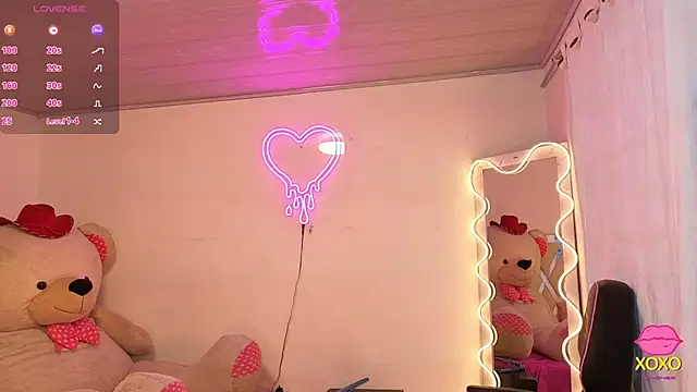 Jazmin tay online show from October 6, 11:40 am