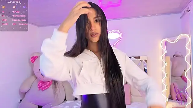 Jazmin tay online show from November 11, 11:32 am