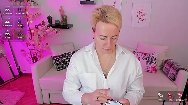 Nika Smit online show from October 19, 5:19 am