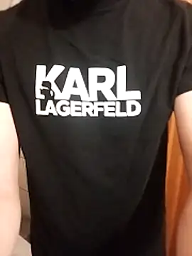 Snapshot of hoot_denis28 chatting on December 31, 10:34 pm hoot denis28 online show from December 31, 10:34 pm