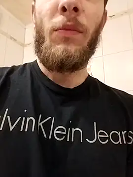 Snapshot of hoot_denis28 chatting on February 8, 6:01 pm hoot denis28 online show from February 8, 6:01 pm