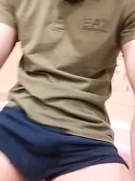 Snapshot of hoot_denis28 chatting on March 9, 6:32 pm hoot denis28 online show from March 9, 6:32 pm