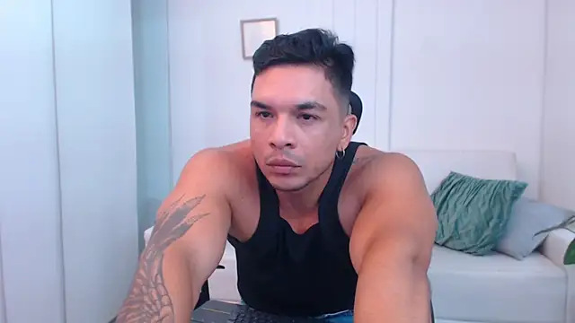 estebandelouis online show from March 4, 1:28 pm