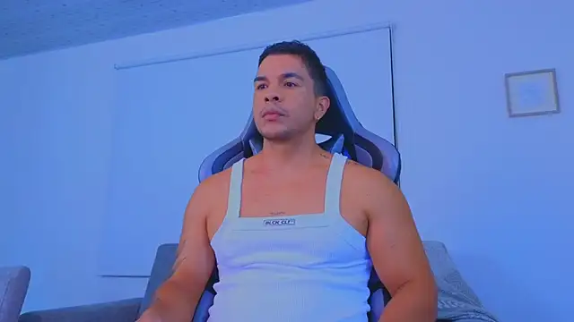 estebandelouis online show from June 26, 1:48 pm
