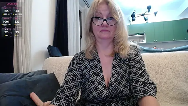 Blond Woman online show from January 26, 9:29 pm