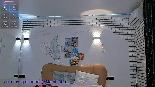 cute stefania online show from March 8, 8:03 pm