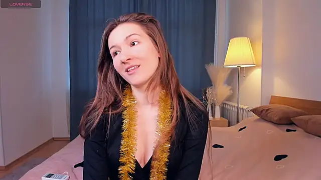 VickieVici online show from December 4, 10:24 am