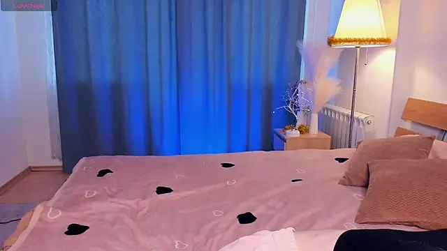 VickieVici online show from December 7, 9:17 am