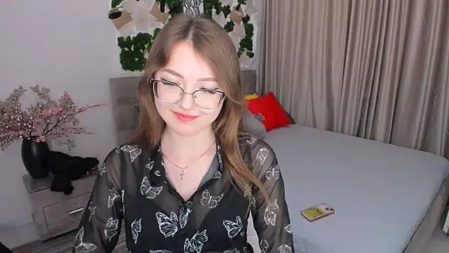 Snapshot of SereneFlame chatting on February 4, 7:11 pm SereneFlame online show from February 4, 7:11 pm