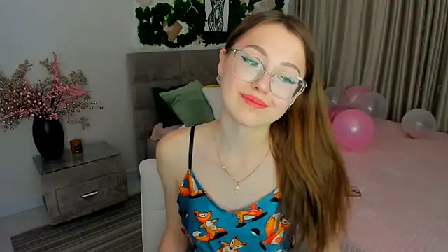 Snapshot of SereneFlame chatting on February 18, 7:30 pm SereneFlame online show from February 18, 7:30 pm