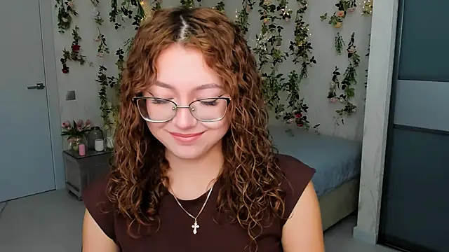 Snapshot of SereneFlame chatting on September 19, 4:18 pm SereneFlame online show from September 19, 4:18 pm