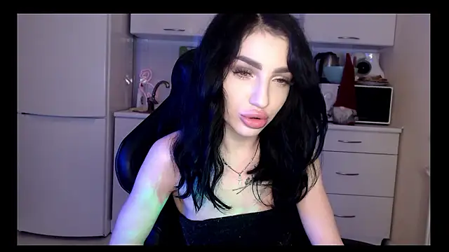 NancyLovee  online show from December 7, 11:23 pm