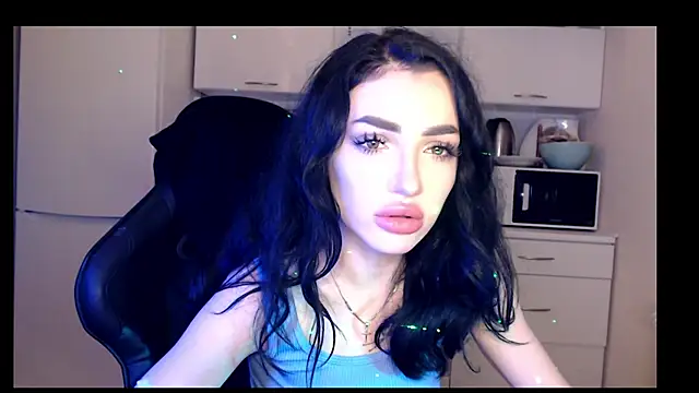 NancyLovee  online show from December 9, 10:20 pm