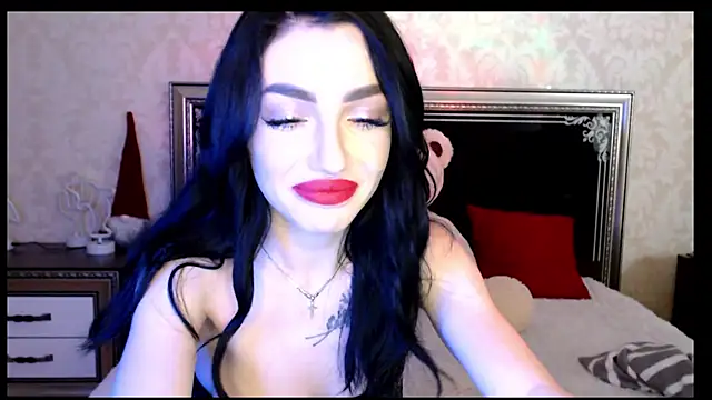 NancyLovee  online show from January 5, 5:20 pm