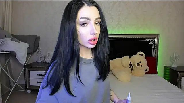 NancyLovee  online show from March 18, 8:37 pm