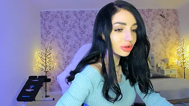 NancyLovee  online show from December 21, 9:00 pm