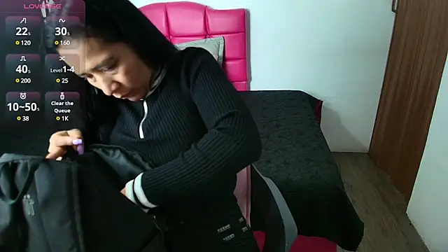 ScarleetJhonson  online show from March 2, 11:29 am
