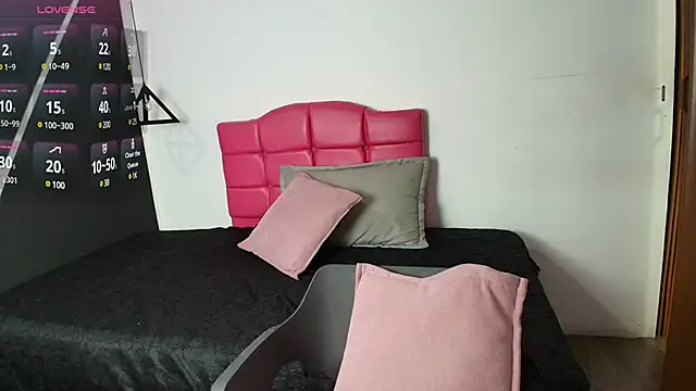 ScarleetJhonson  online show from March 11, 11:33 am