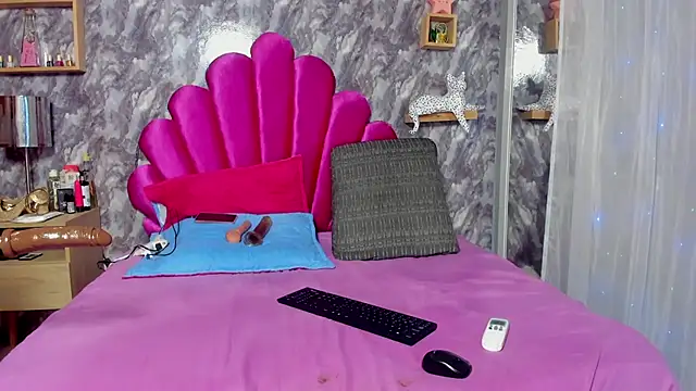 EMMAPARISS online show from February 14, 6:40 pm