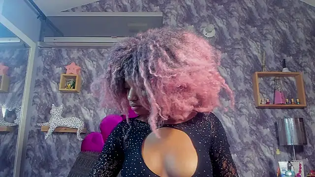 EMMAPARISS online show from December 3, 11:41 am