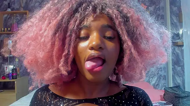 EMMAPARISS online show from January 10, 11:56 am