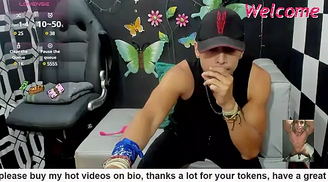 MikeRose94 online show from March 3, 5:39 pm