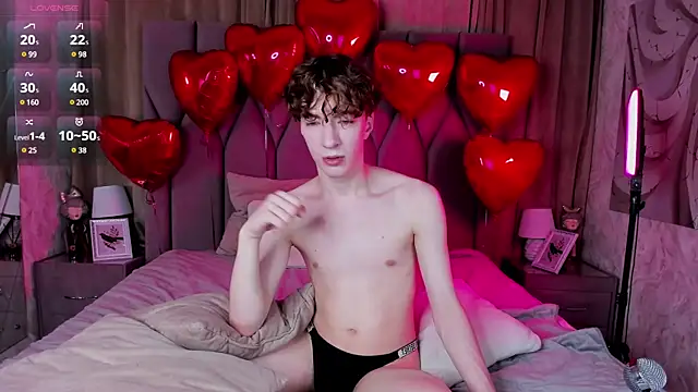 TrevorBenson online show from February 12, 1:48 pm