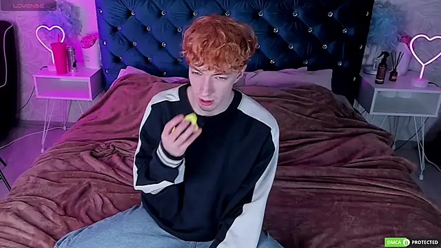 TrevorBenson online show from October 1, 2:12 pm