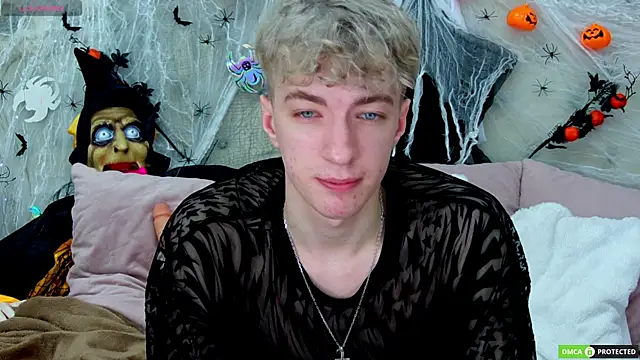 TrevorBenson online show from October 25, 4:09 am