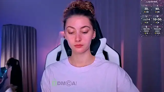 lady curls online show from September 20, 10:00 pm