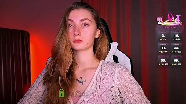 Snapshot of lady_curls chatting on February 13, 11:12 pm lady curls online show from February 13, 11:12 pm