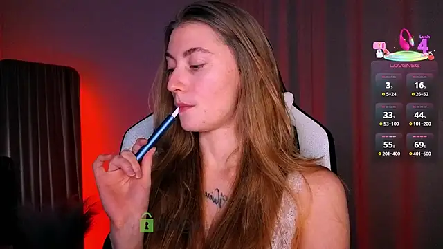 Snapshot of lady_curls chatting on February 25, 11:36 pm lady curls online show from February 25, 11:36 pm