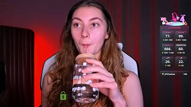 Snapshot of lady_curls chatting on March 4, 10:05 pm lady curls online show from March 4, 10:05 pm