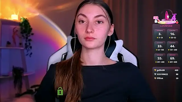 Snapshot of lady_curls chatting on March 11, 11:22 pm lady curls online show from March 11, 11:22 pm