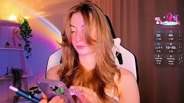 Snapshot of lady_curls chatting on March 22, 11:08 pm lady curls online show from March 22, 11:08 pm