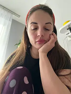 Snapshot of AmiLavs chatting on February 23, 10:12 am AmiLavs online show from February 23, 10:12 am