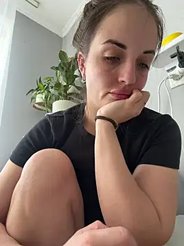 Snapshot of AmiLavs chatting on March 8, 10:19 am AmiLavs online show from March 8, 10:19 am