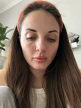 Snapshot of AmiLavs chatting on March 12, 11:05 am AmiLavs online show from March 12, 11:05 am