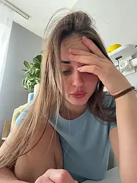 Snapshot of AmiLavs chatting on March 18, 10:07 am AmiLavs online show from March 18, 10:07 am