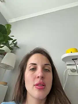 Snapshot of AmiLavs chatting on March 19, 10:30 am AmiLavs online show from March 19, 10:30 am