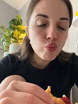 Snapshot of AmiLavs chatting on March 20, 9:47 am AmiLavs online show from March 20, 9:47 am