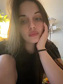 Snapshot of AmiLavs chatting on March 21, 3:15 pm AmiLavs online show from March 21, 3:15 pm