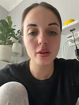 Snapshot of AmiLavs chatting on March 26, 10:32 am AmiLavs online show from March 26, 10:32 am