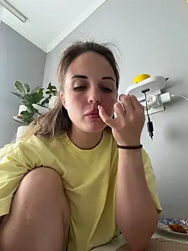 Snapshot of AmiLavs chatting on March 30, 9:54 am AmiLavs online show from March 30, 9:54 am