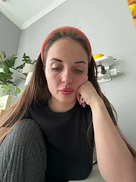 Snapshot of AmiLavs chatting on April 8, 10:04 am AmiLavs online show from April 8, 10:04 am