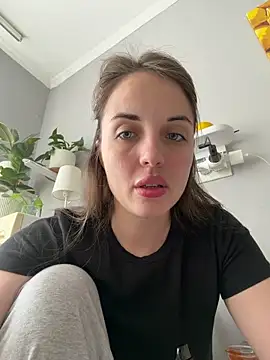 Snapshot of AmiLavs chatting on April 9, 10:31 am AmiLavs online show from April 9, 10:31 am