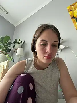 Snapshot of AmiLavs chatting on May 15, 10:44 am AmiLavs online show from May 15, 10:44 am